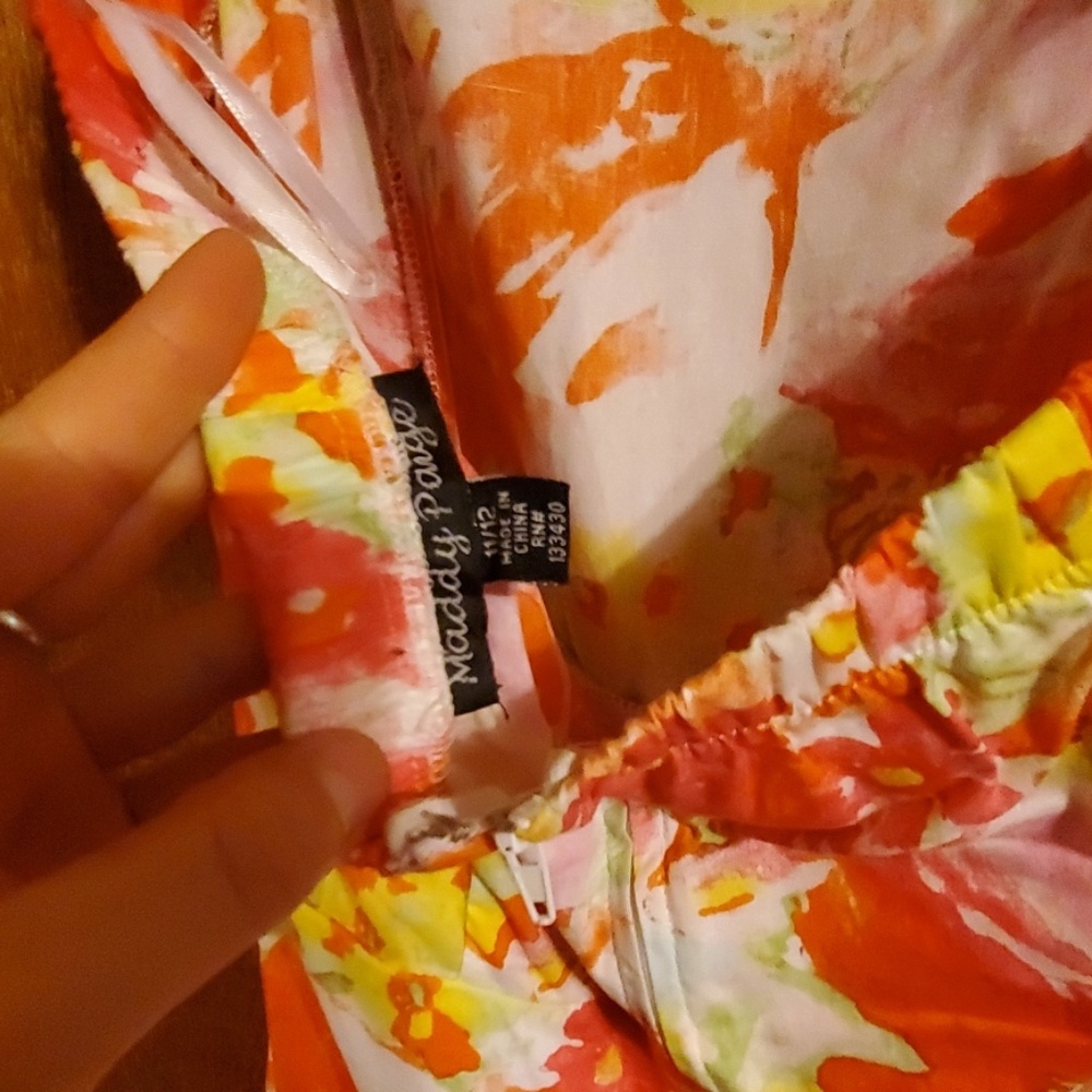 Dress - Picture 3 of 3